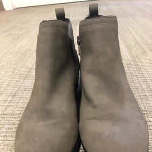 Weomens American Rag booties